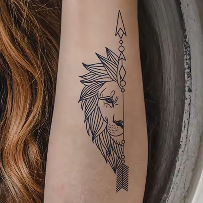 Löwe & Löwin mit Speeren – Bild 1